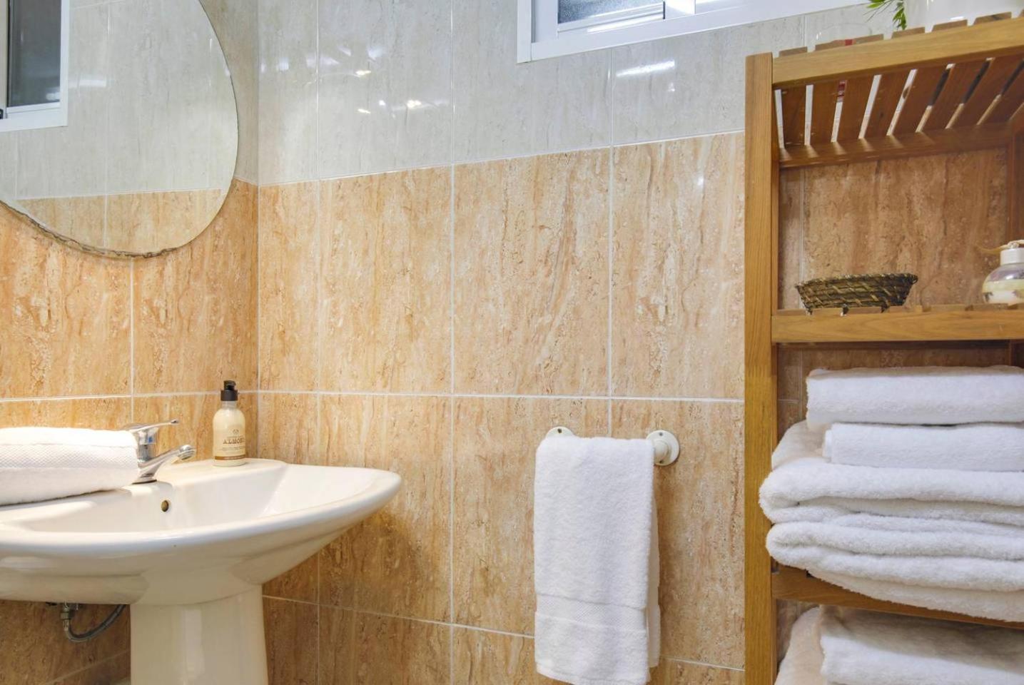 Cozy 2 Bedroom Next To Arc De Triomf Barcelona Bagian luar foto